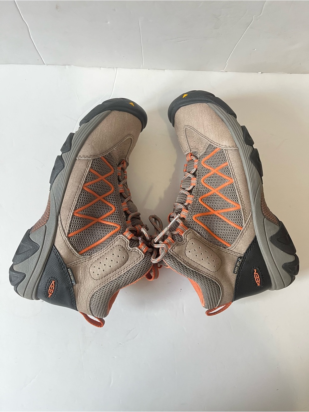 KEEN Women's Verdi II Mid Waterproof Hiking Boots Size 8 Tan - Picture 6 of 11
